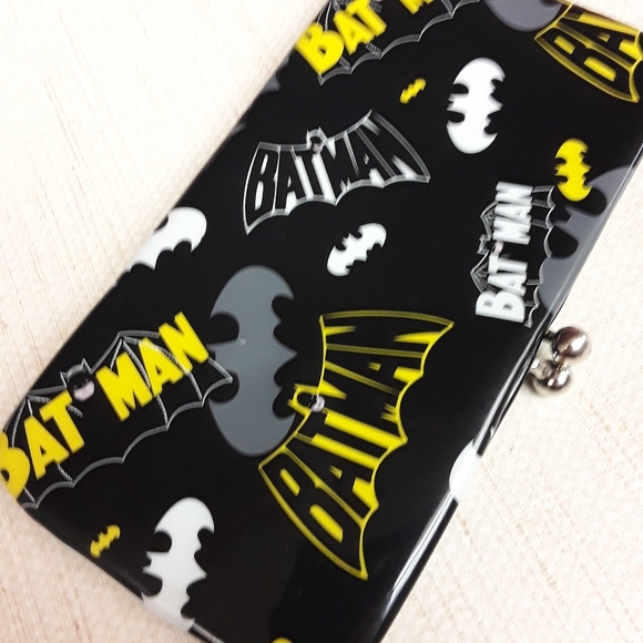 Batman Yellow White Wallet - Picture 3 of 5